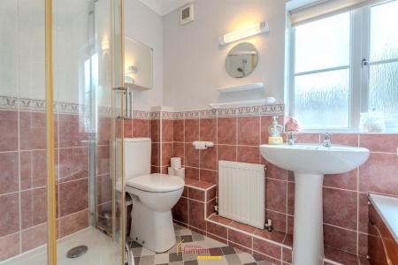 3 bedroom Terraced House to let in Bournemouth Road, Charlton Marshall