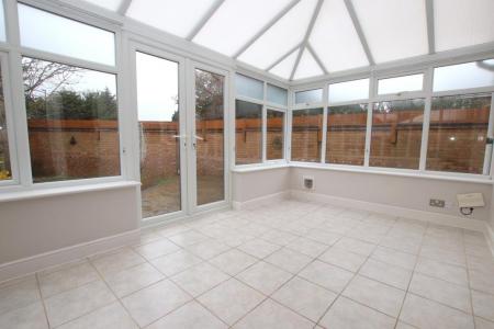 3 bedroom End of terrace house to let in Saffron Way, Bournemouth