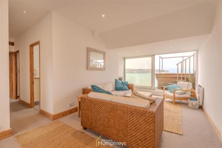 3 bedroom Apartment to let in High Street, Swanage