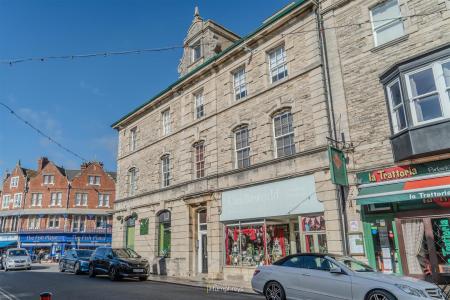 3 bedroom Apartment to let in High Street, Swanage