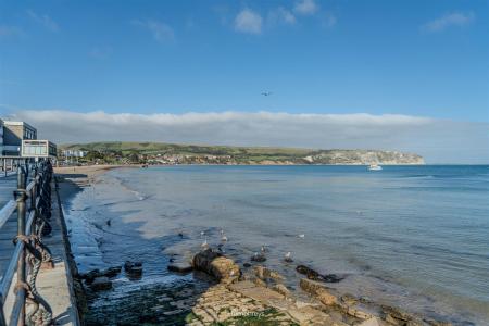 3 bedroom Apartment to let in High Street, Swanage