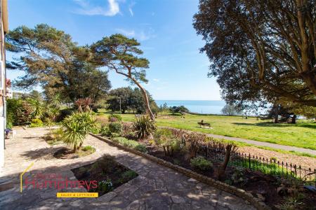2 bedroom Apartment to let in Durley Gardens, Bournemouth