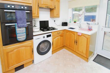 4 bedroom Detached house to let in West Way, Broadstone