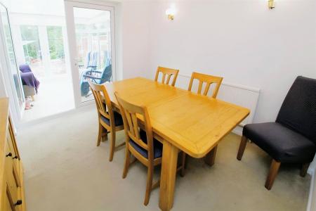 4 bedroom Detached house to let in West Way, Broadstone