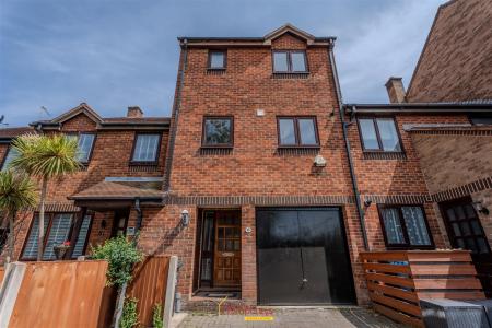 Lander Close, Poole
