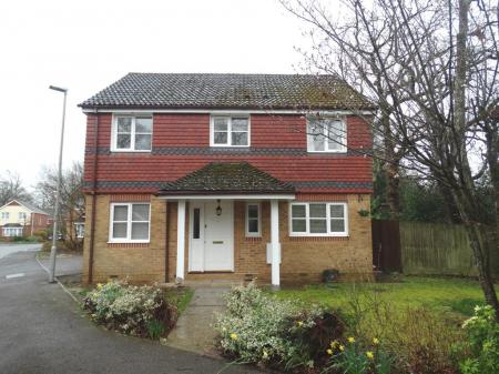 4 bedroom Detached house to let in Pennine Way, Verwood