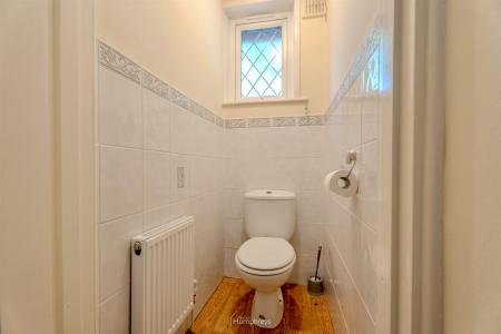 2 bedroom Detached bungalow to let in Woolsbridge Road, Ashley Heath