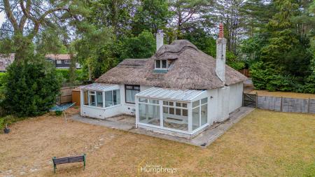 2 bedroom Detached bungalow to let in Woolsbridge Road, Ashley Heath