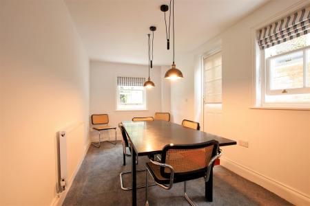 4 bedroom Town house to let in West Borough, Wimborne