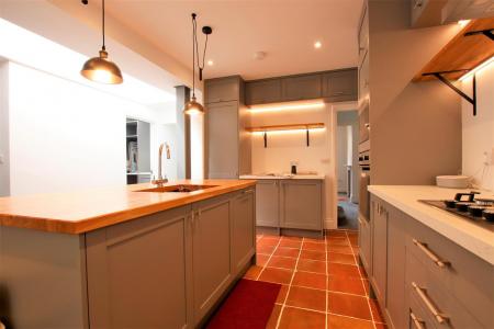 4 bedroom Town house to let in West Borough, Wimborne