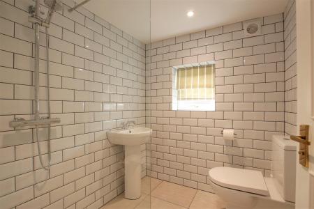 4 bedroom Town house to let in West Borough, Wimborne