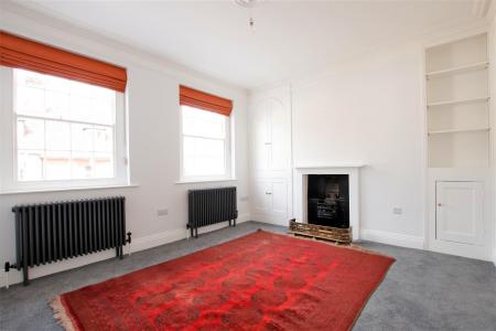 4 bedroom Town house to let in West Borough, Wimborne