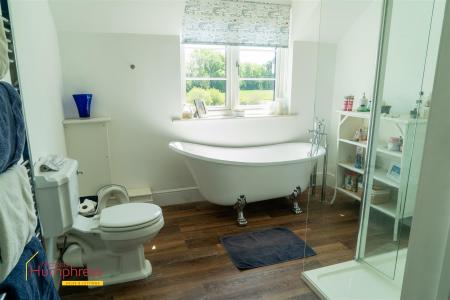 4 bedroom Detached house to let in Tower Close, Chalbury, Wimborne