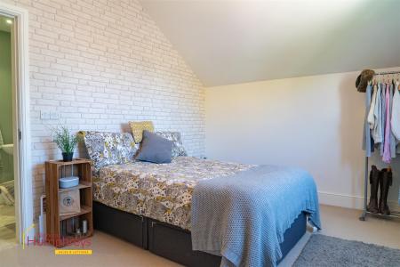 4 bedroom Detached house to let in Tower Close, Chalbury, Wimborne