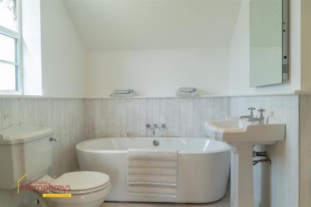 4 bedroom Detached house to let in Tower Close, Chalbury, Wimborne