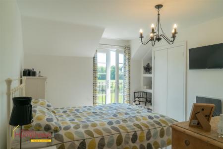 4 bedroom Detached house to let in Tower Close, Chalbury, Wimborne