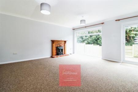 3 bedroom Detached house to let in FARRIERS CLOSE, COLEHILL