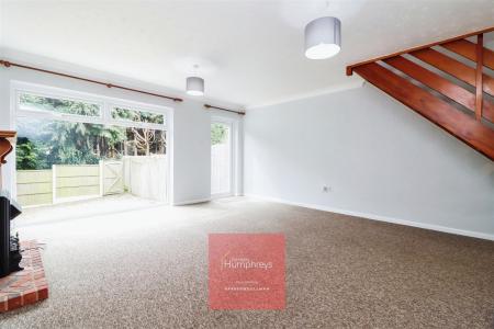 3 bedroom Detached house to let in FARRIERS CLOSE, COLEHILL