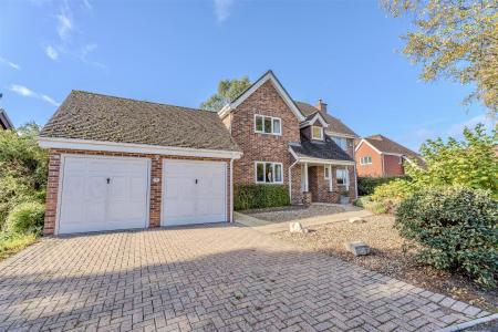 4 bedroom Detached house for sale in Hobbs Park, St. Leonards