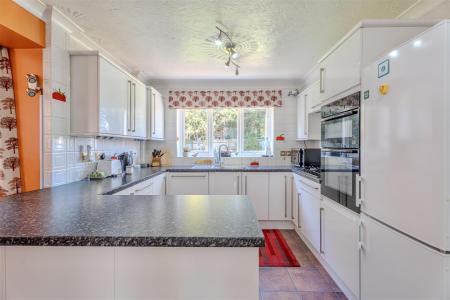 4 bedroom Detached house for sale in Hobbs Park, St. Leonards