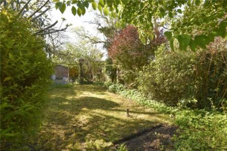 3 bedroom Semi-detached house to let in Greenhill Close, Wimborne