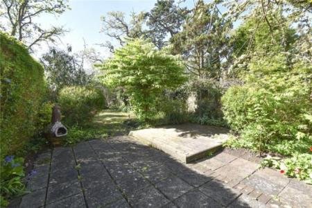 3 bedroom Semi-detached house to let in Greenhill Close, Wimborne