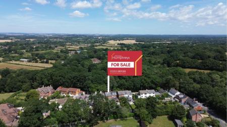 3 bedroom Semi-detached house to let in Greenhill Close, Wimborne