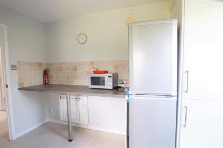 2 bedroom Semi-detached bungalow to let in Cuthbury Gardens, Wimborne