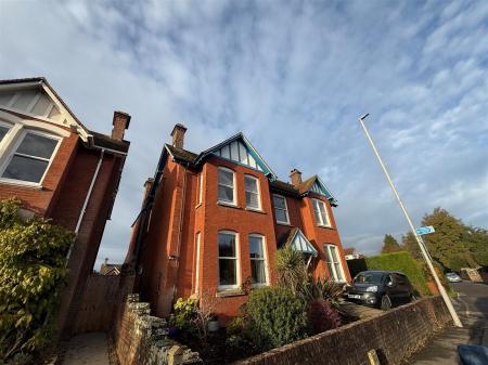 Flat 4 Codford House, 61 West Borough