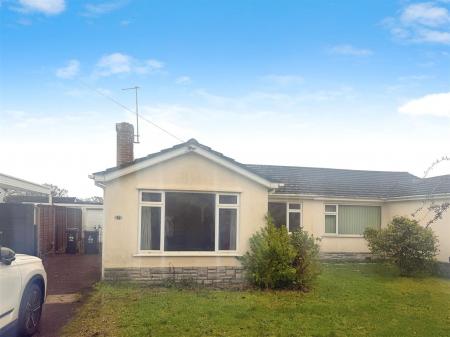 2 bedroom Detached bungalow to let in Dales Drive, Wimborne