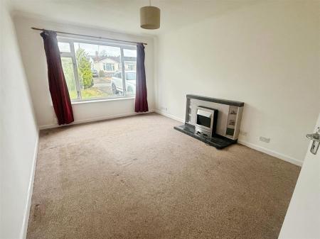 2 bedroom Detached bungalow to let in Dales Drive, Wimborne