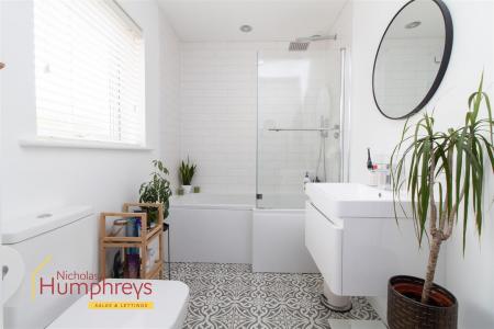 3 bedroom Detached house for sale in Wimborne Road, Colehill