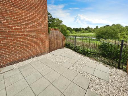2 bedroom Terraced House to let in NEWMANS CLOSE, WIMBORNE