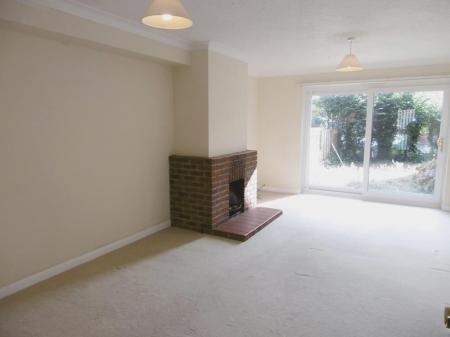 2 bedroom Semi-detached house to let in Sheppards Field, Wimborne