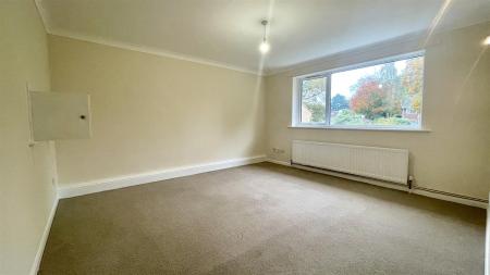 3 bedroom Apartment for sale in Stirrup Close, Wimborne