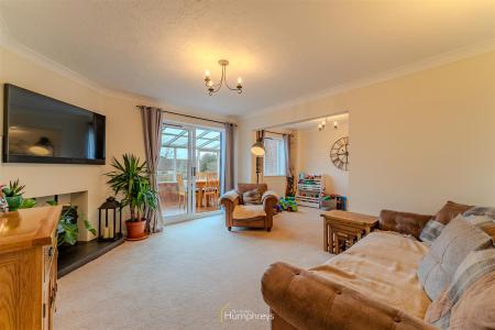 3 bedroom Detached house for sale in Corfe Halt Close, Corfe Mullen, Wimborne