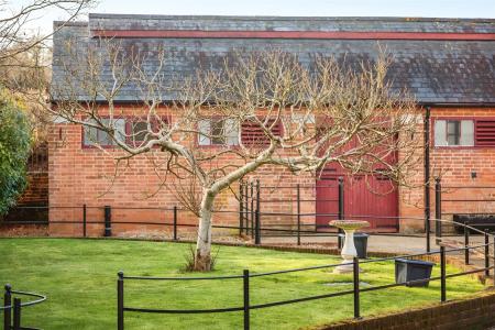 5 bedroom Detached house to let in Willett Road, Ashington, Wimborne