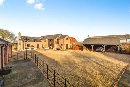 5 bedroom Detached house to let in Willett Road, Ashington, Wimborne