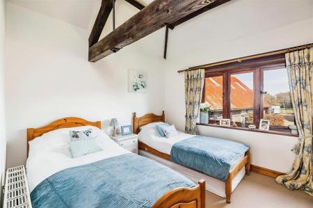 5 bedroom Detached house to let in Willett Road, Ashington, Wimborne