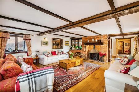 5 bedroom Detached house to let in Willett Road, Ashington, Wimborne