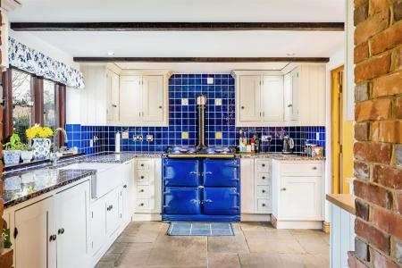 5 bedroom Detached house to let in Willett Road, Ashington, Wimborne