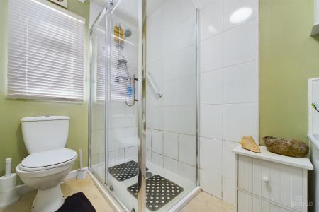 2 bedroom Park home for sale in Barton Broads Park, Maltkiln R, Barton-upon-Humber, North Lincolnshire, DN18