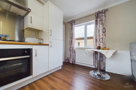 2 bedroom Park home for sale in Barton Broads Park, Maltkiln R, Barton-upon-Humber, North Lincolnshire, DN18