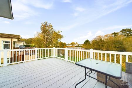 2 bedroom Park home for sale in Barton Broads Park, Maltkiln R, Barton-upon-Humber, North Lincolnshire, DN18