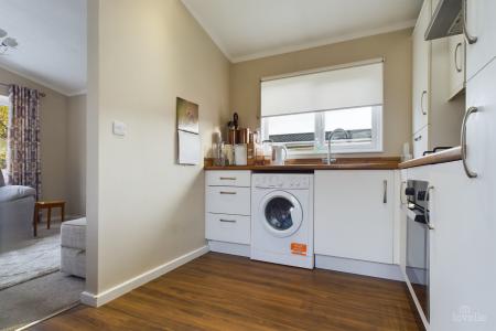 2 bedroom Park home for sale in Barton Broads Park, Maltkiln R, Barton-upon-Humber, North Lincolnshire, DN18