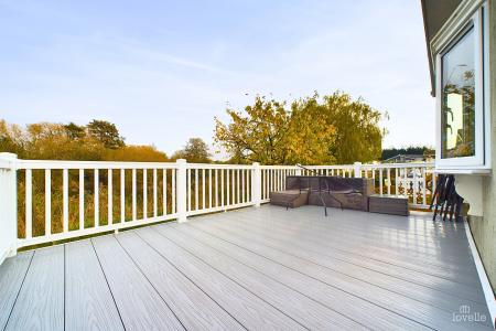 2 bedroom Park home for sale in Barton Broads Park, Maltkiln R, Barton-upon-Humber, North Lincolnshire, DN18
