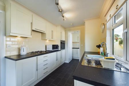 2 bedroom Park home for sale in Barton Broads Park, Maltkiln R, Barton-upon-Humber, North Lincolnshire, DN18