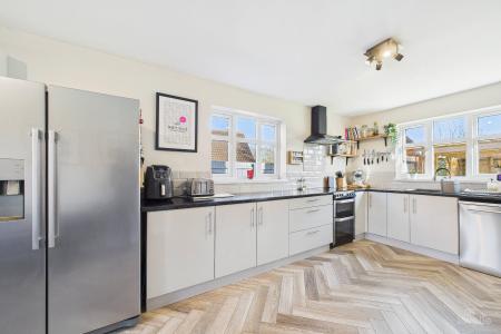 4 bedroom Detached house for sale in Briar Court, Goxhill, North Lincolnshire, DN19