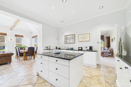 6 bedroom Manor House for sale in Burnham Manor - Burnham, Barton-upon-Humber, North Lincolnshire, DN18