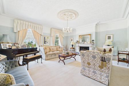 6 bedroom Manor House for sale in Burnham Manor - Burnham, Barton-upon-Humber, North Lincolnshire, DN18
